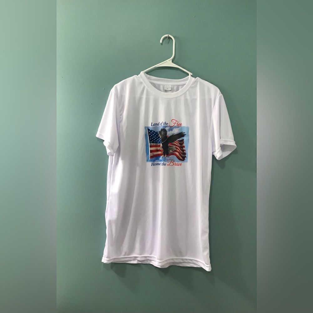 NWOT … LAND OF THE FREE “Size: L” T-Shirt